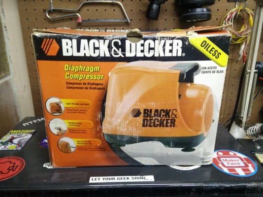 Compresor de aire de diafragma marca Black Decker Casi Nuevo