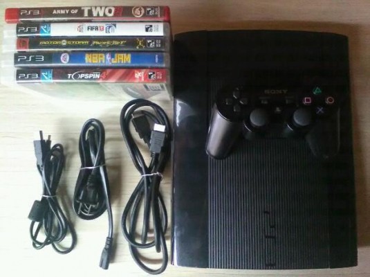 Vendo PS3 Playstation 3, un control original y 5 juegos.