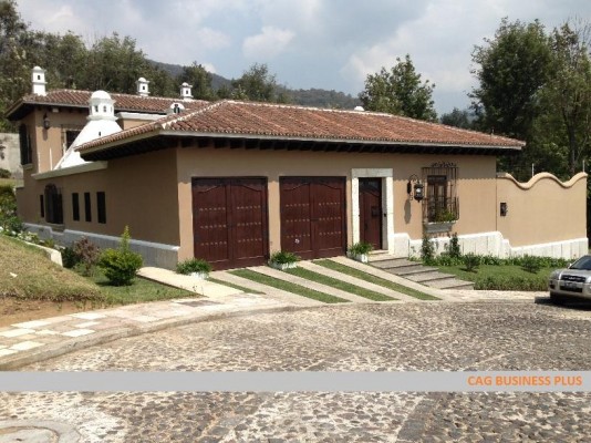 Casa en venta en Antigua Guatemala Condominio Gravileas