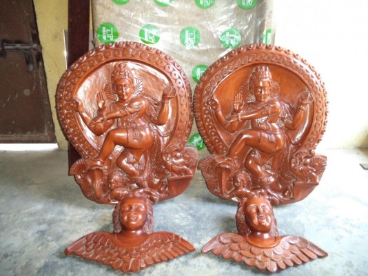Se vende en madera tallada a Diosa Shiva
