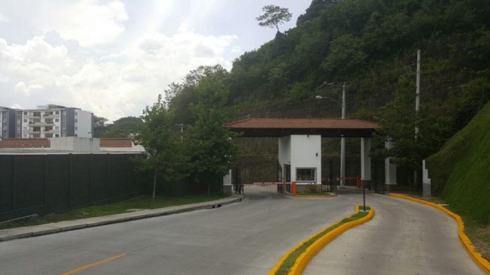 VENDO! DERECHO DE CASA casi nueva en Terrazas de Villa Flores, UBICACIÓN INMEJORABLE